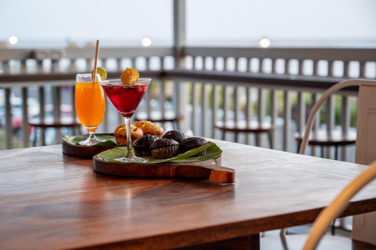 Praveg Beach Resort Daman Lighthouse Beach エクステリア 写真