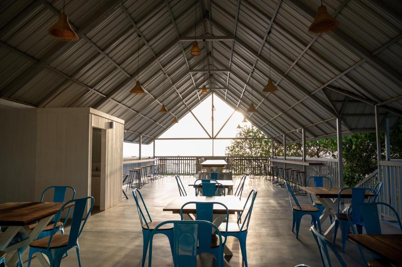 Praveg Beach Resort Daman Lighthouse Beach エクステリア 写真