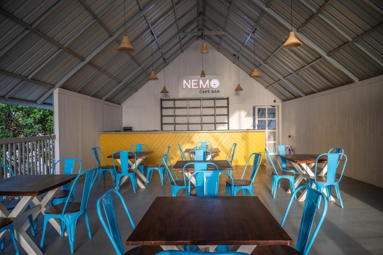 Praveg Beach Resort Daman Lighthouse Beach エクステリア 写真