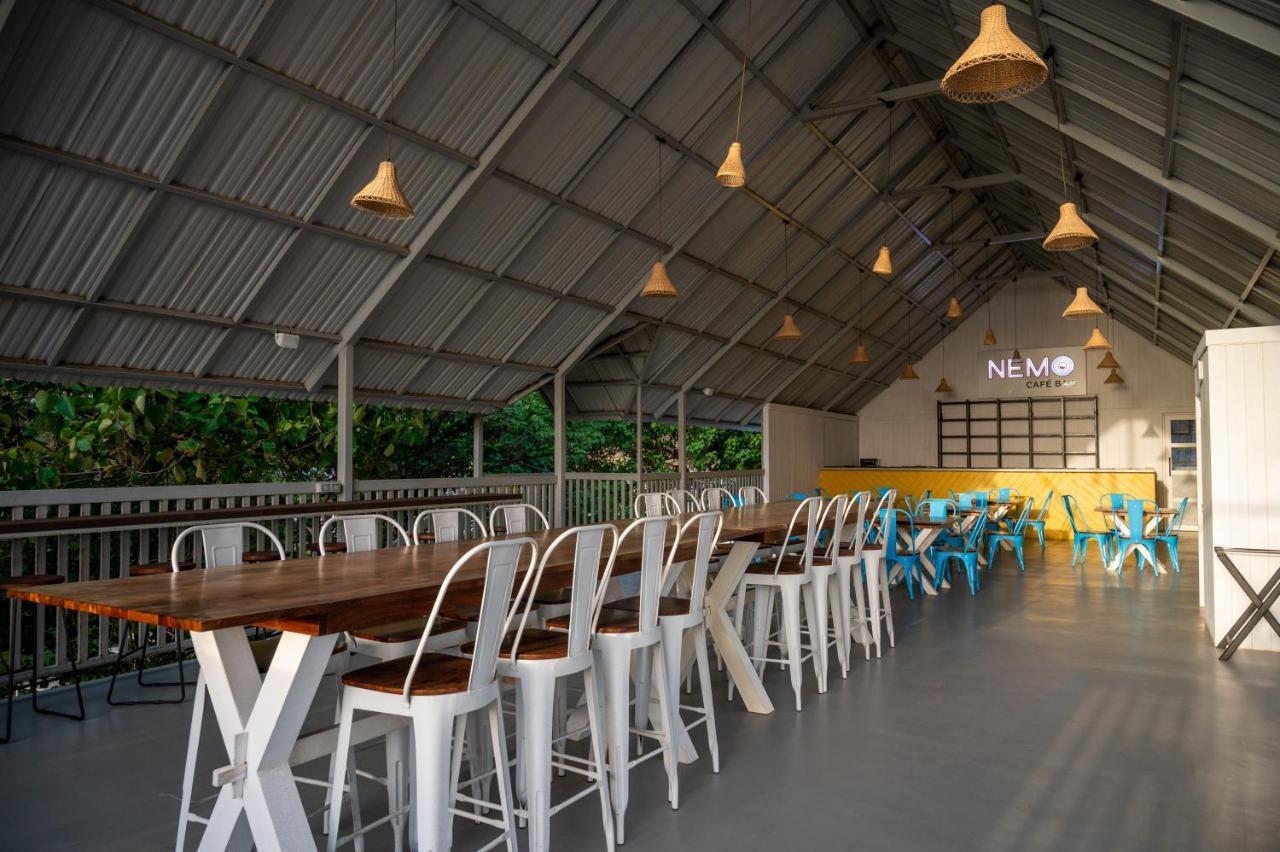 Praveg Beach Resort Daman Lighthouse Beach エクステリア 写真
